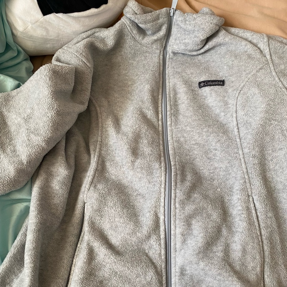 Columbia sweater